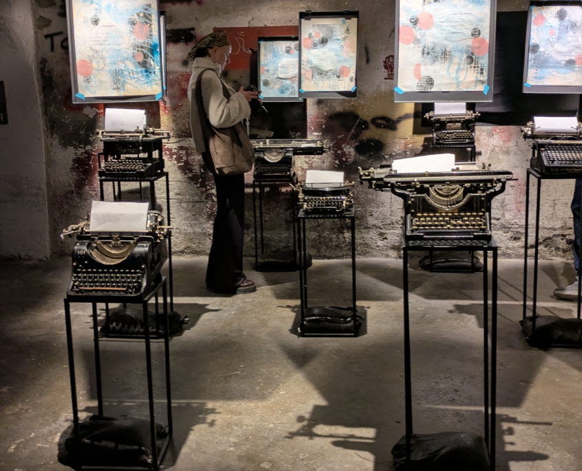 PXL_20251108_185958388